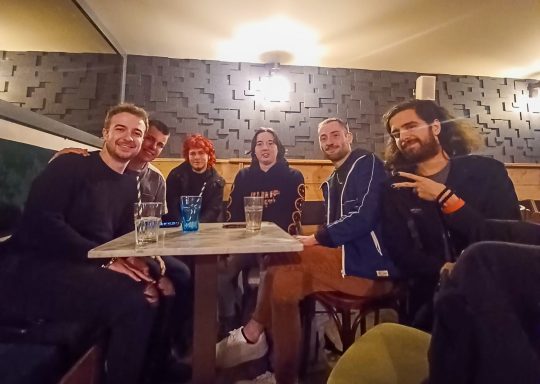 Apéritif et retour d'expériences entre bénévoles de l'association La Maison LGBTQIA+ - Toulon